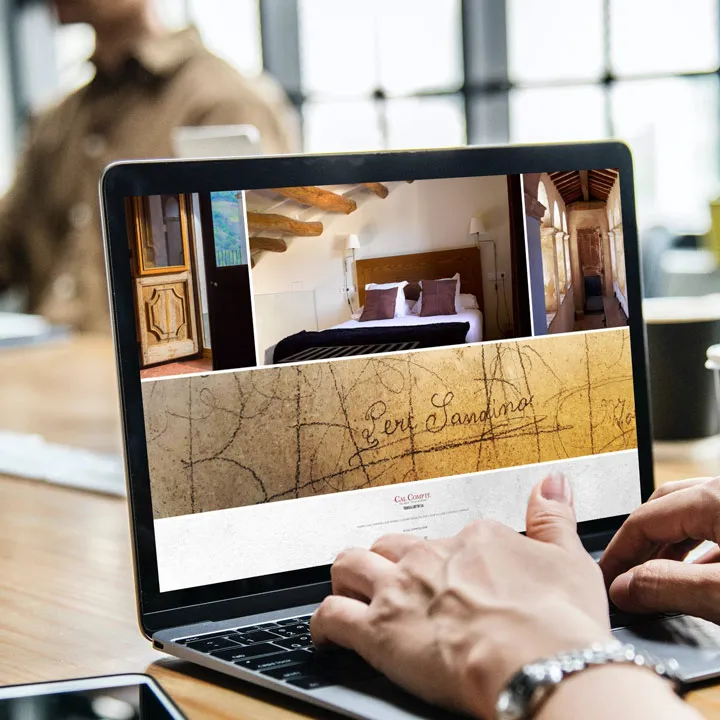 Cal compte priorat rooms footer laptop mockup